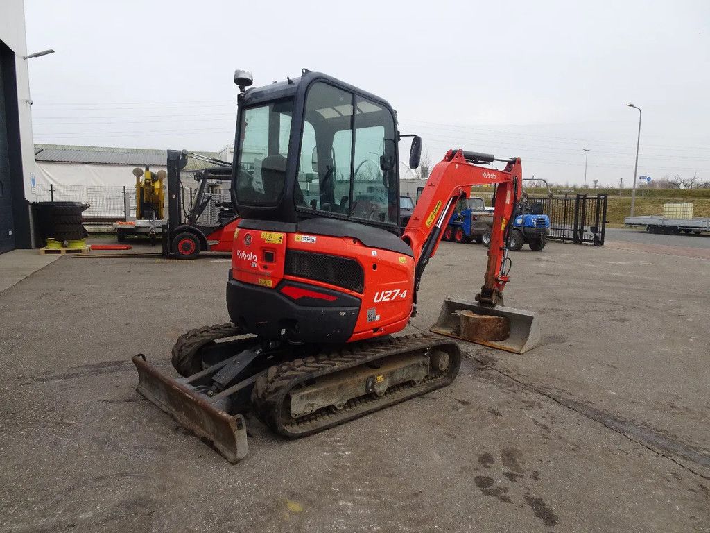 Kubota U27-4