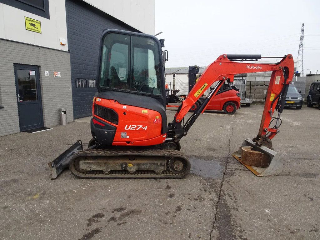 Kubota U27-4