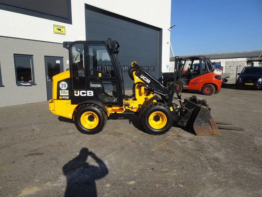 JCB 403