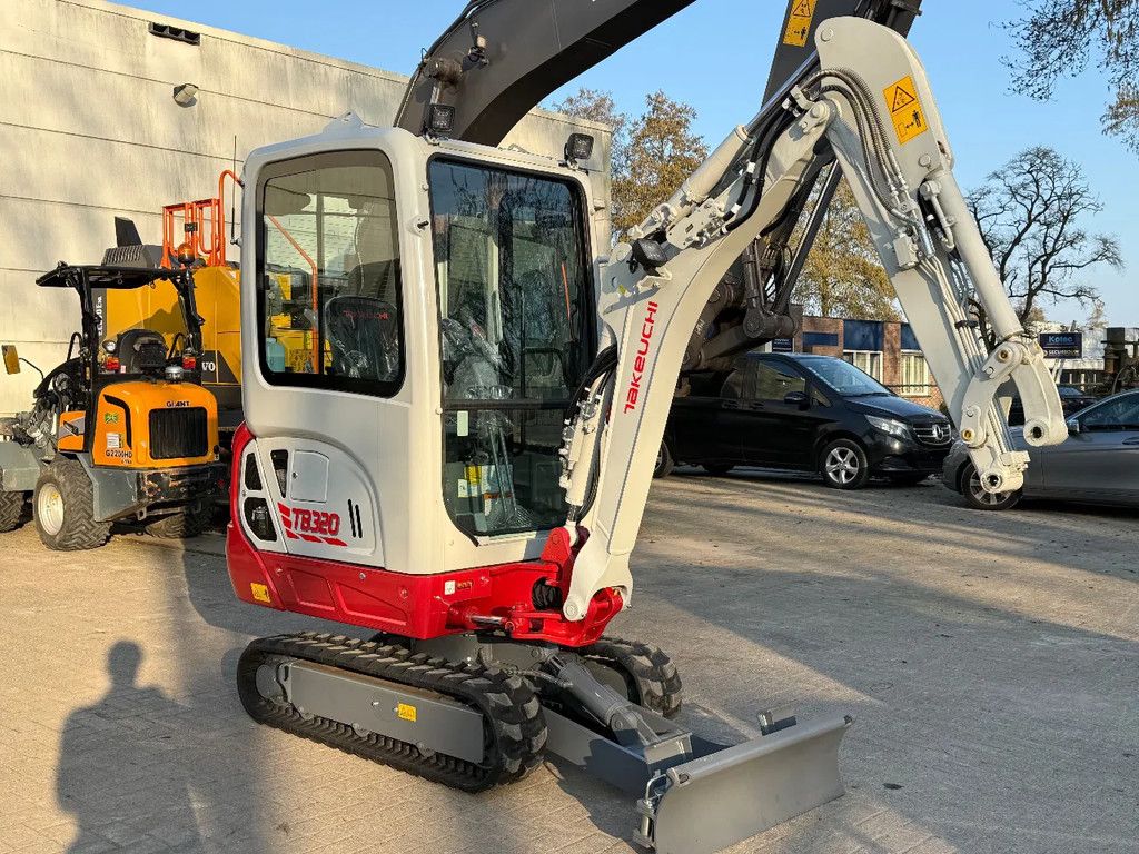 Takeuchi TB320