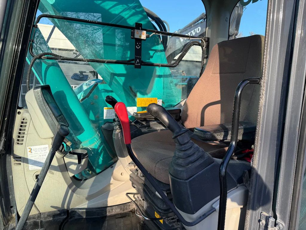 Kobelco SK260