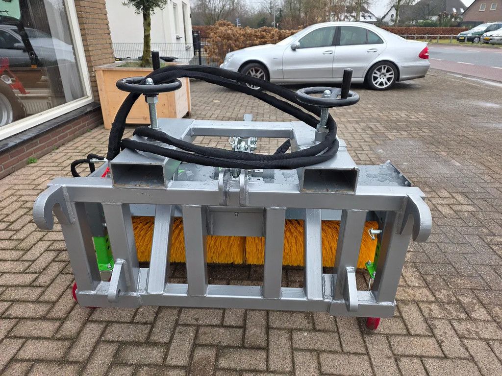 SmartSweep Sweeper 150 veegmachine heftruck tractor euroaansluiting