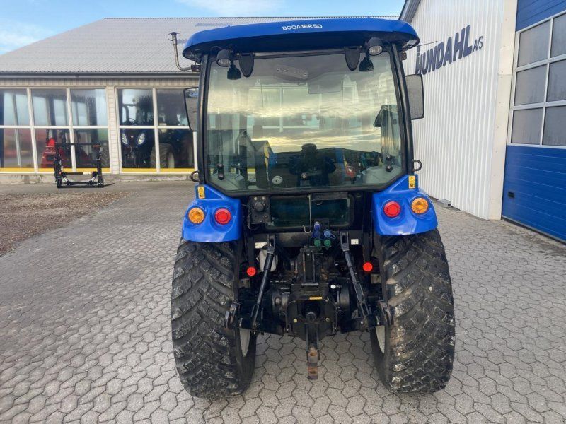 New Holland BOOMER 50 HST