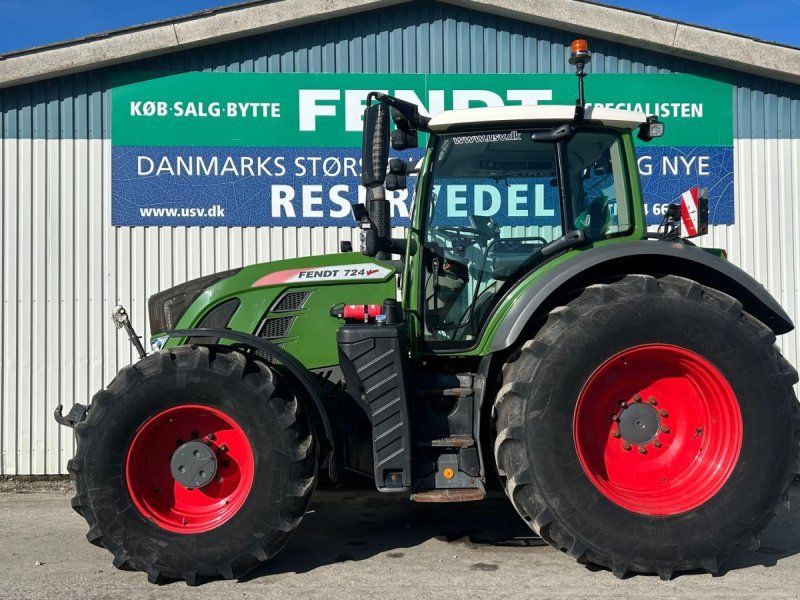 Fendt 724 Vario S4 Profi Plus