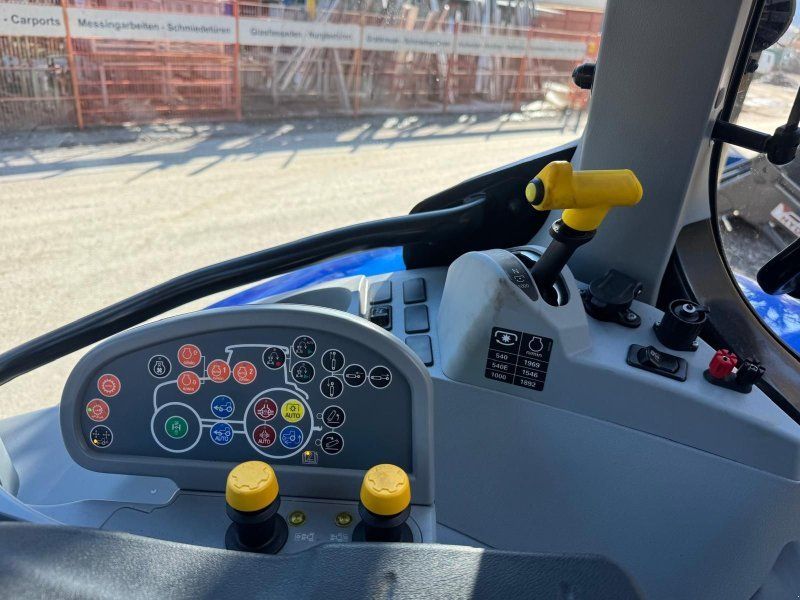New Holland T5.110 Auto Command (Stage V)