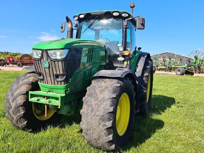 John Deere 6210R