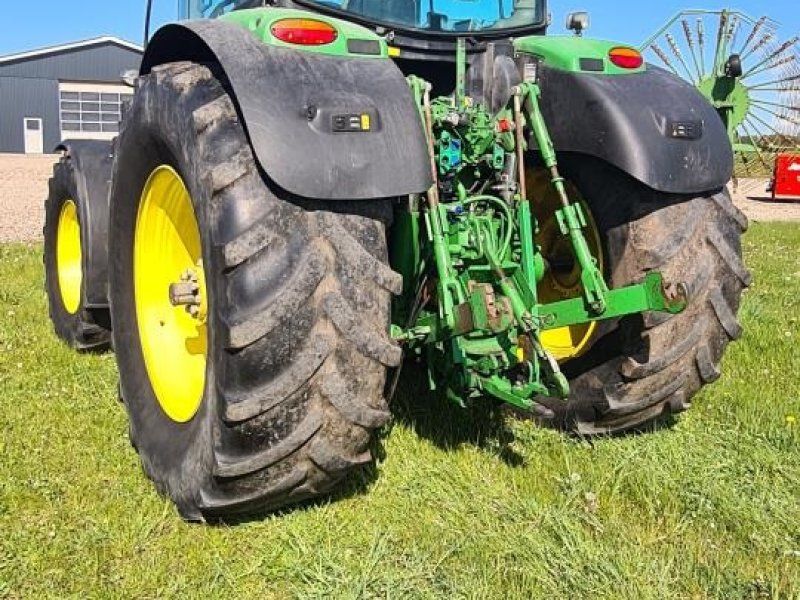 John Deere 6210R