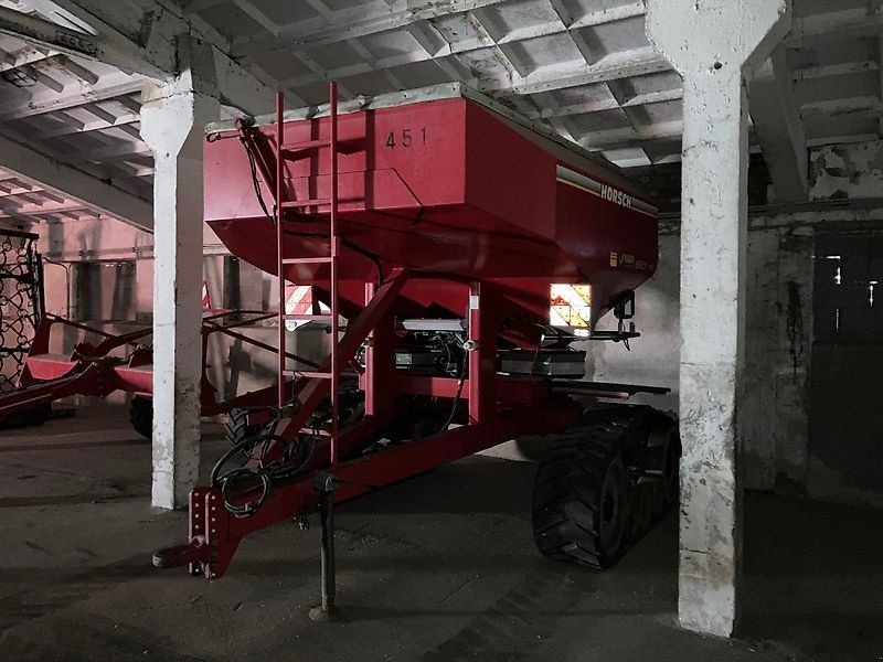 Horsch Spezial Düngerstreuer mit Raupenketten