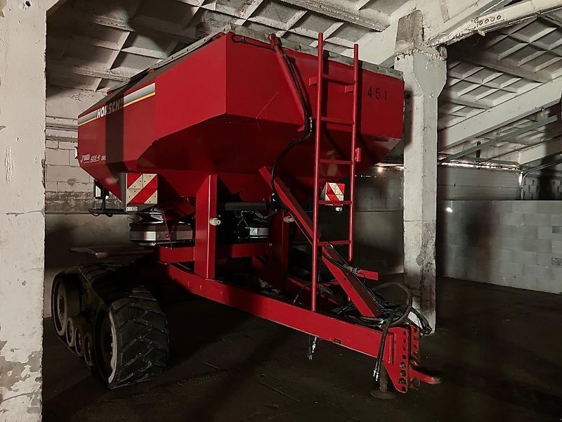 Horsch Spezial Düngerstreuer mit Raupenketten