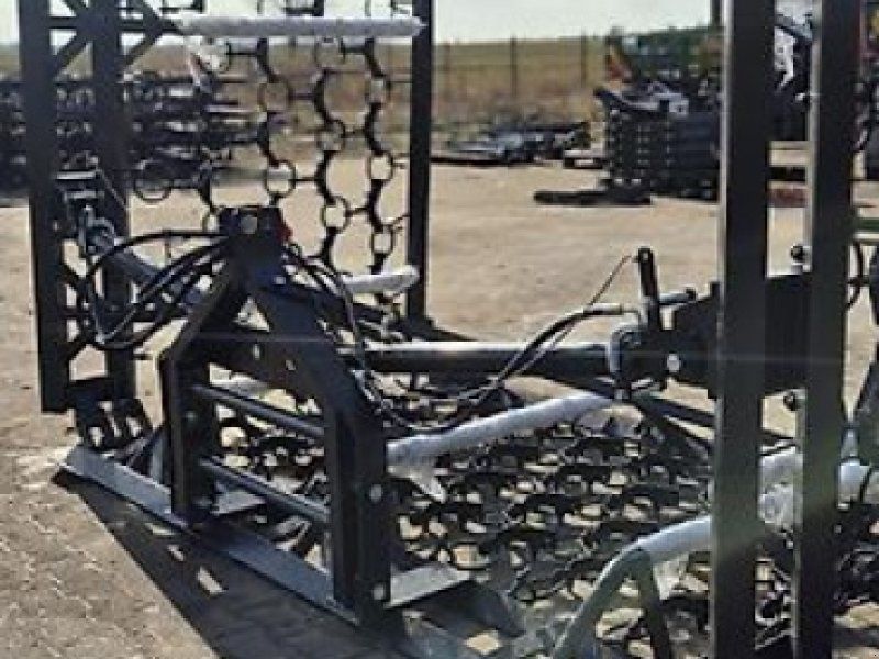 WE8H Wiesenschleppe hydraulisch klappbar 4 Reihig