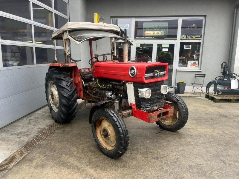 Massey Ferguson 165 mit Verdeck