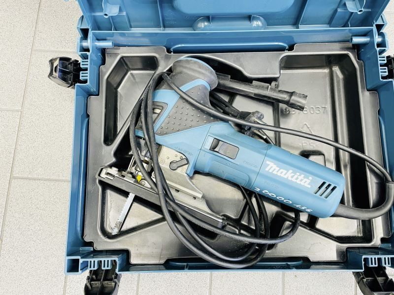 MAKITA STICHSÄGE 4351 FCTJ