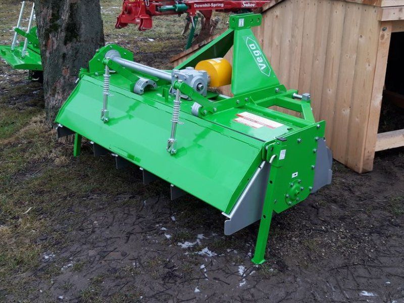 Bomet Reihenfräse Vega / Erdbeeren