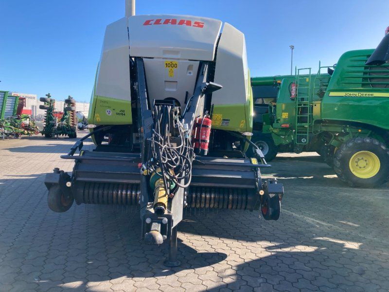 Claas Quadrant 5300 FC Tandem