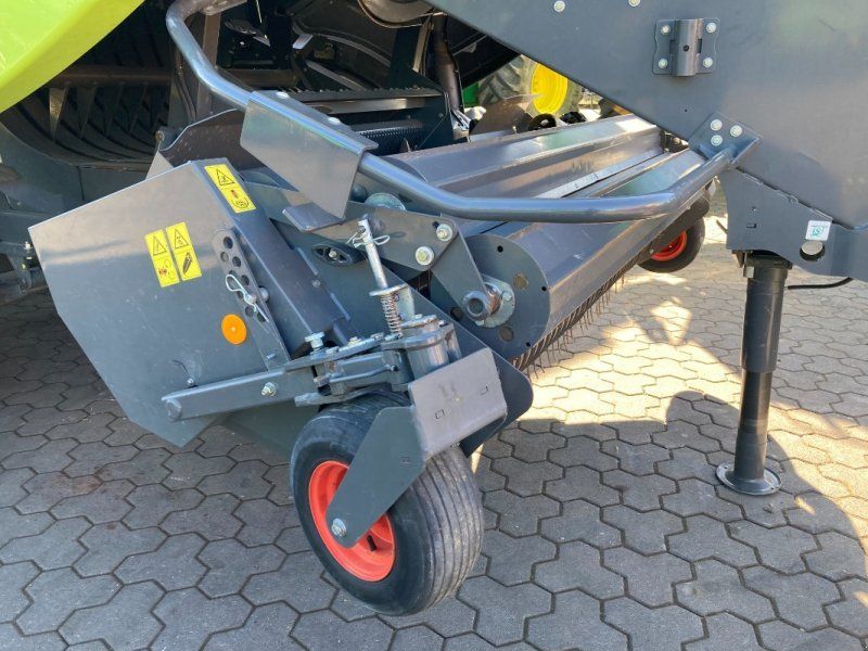 Claas Quadrant 5300 FC Tandem