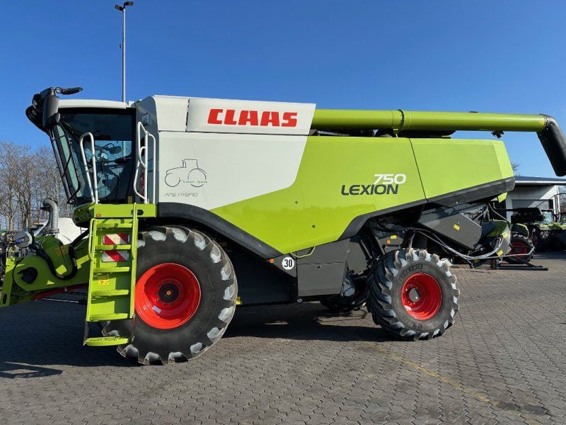 Claas Lion 750