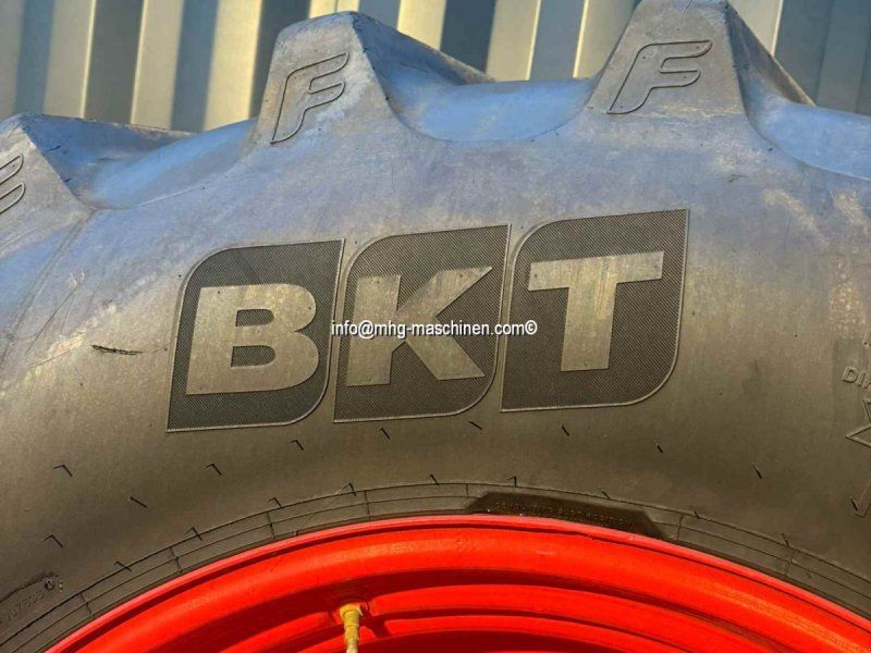 BKT 710/70R38