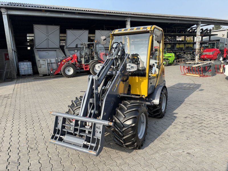 Eurotrac W12 mit Kabine Euronahme