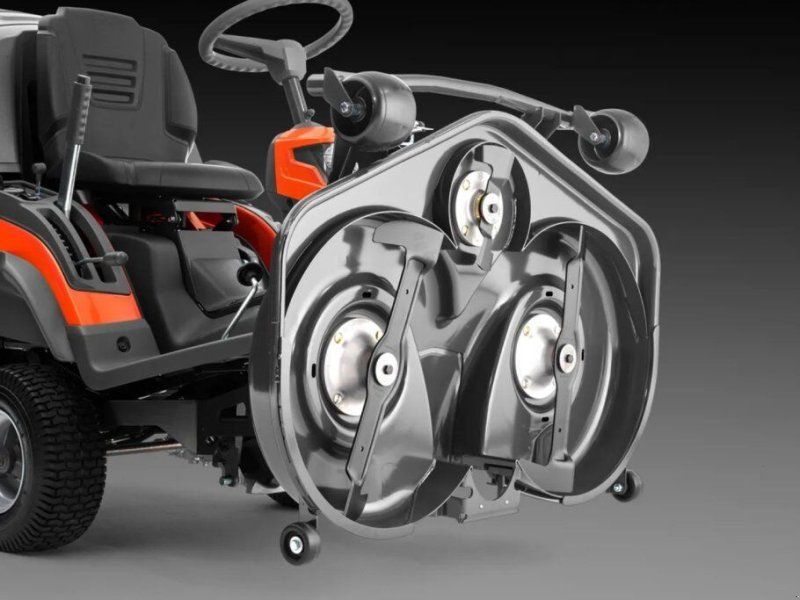 Husqvarna RC 320Ts AWD + CombiClip 112