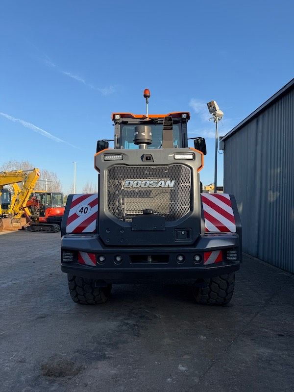 Doosan DL220-7