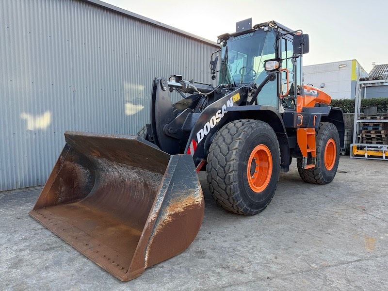 Doosan DL220-7
