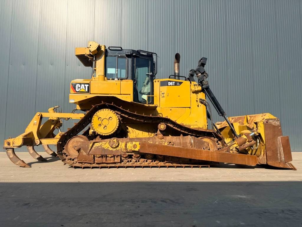 CAT D6T XL