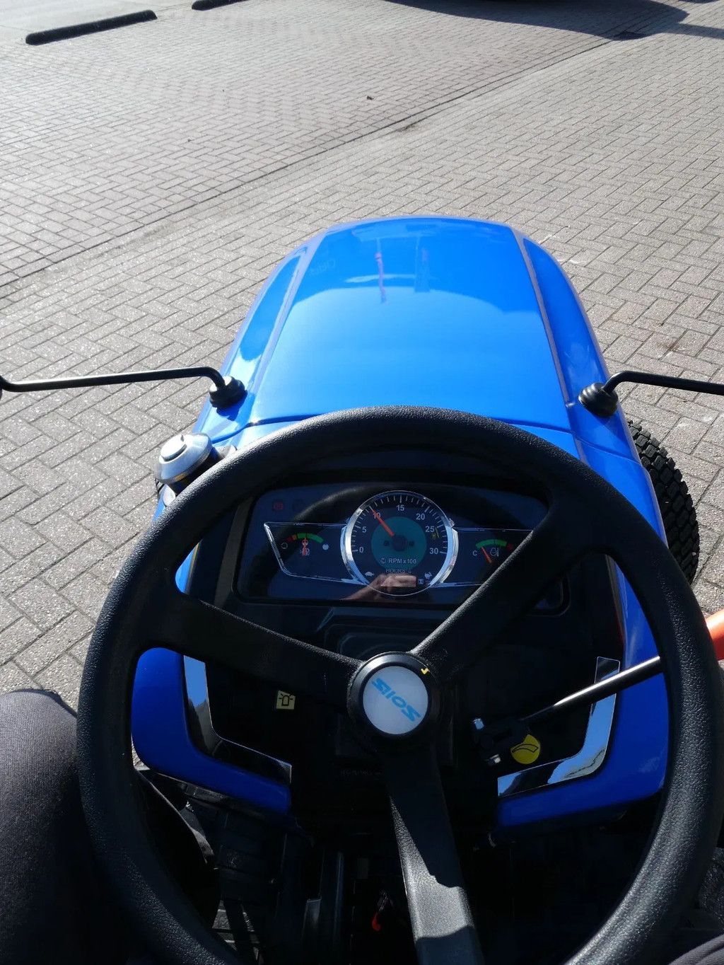 Solis 26 4wd / 0002 Draaiuren / Brede Gazonbanden