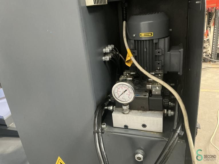 Bandsawmachines MEP Shark 332 NC evo 2007