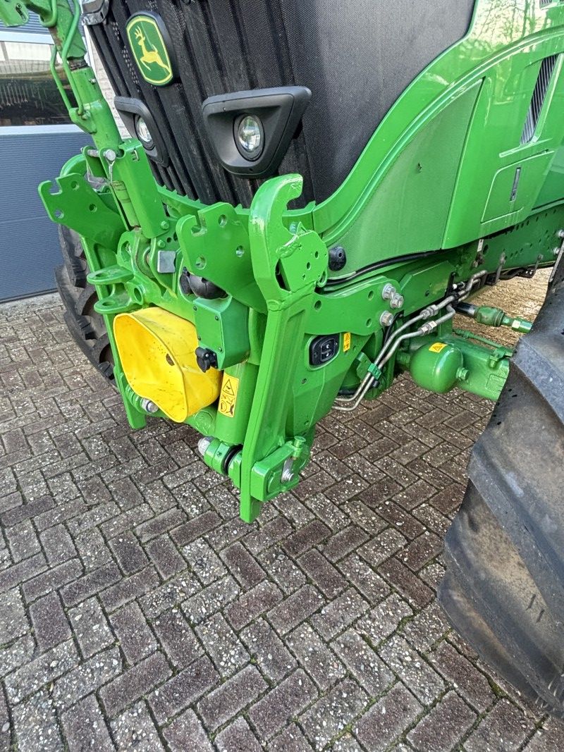 John Deere 6R185