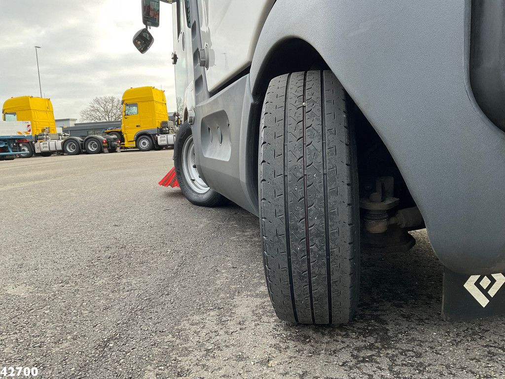 Mathieu MC 210 Azura Flex Euro 6 Stage 5 with 3-rd brush