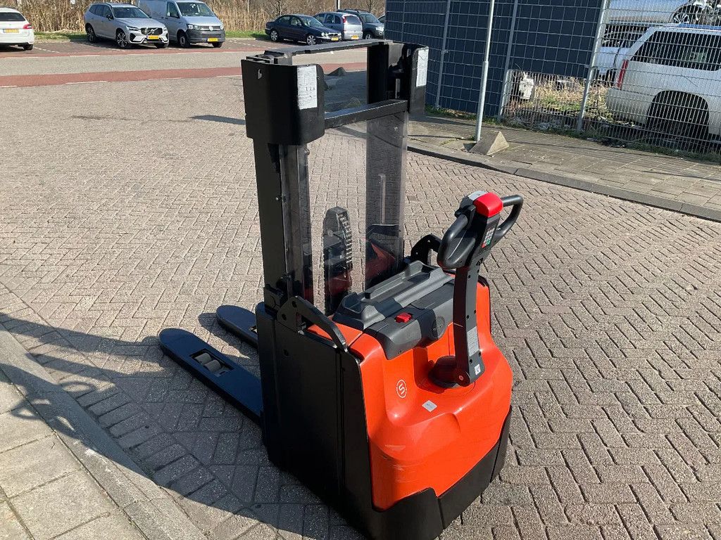 Toyota SWE160L 1600KG 2.35METER HEFTRUCK