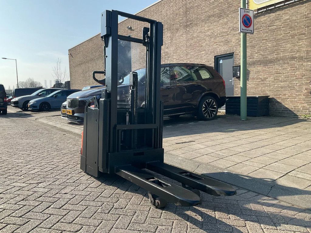 Toyota SWE160L 1600KG 2.35METER HEFTRUCK