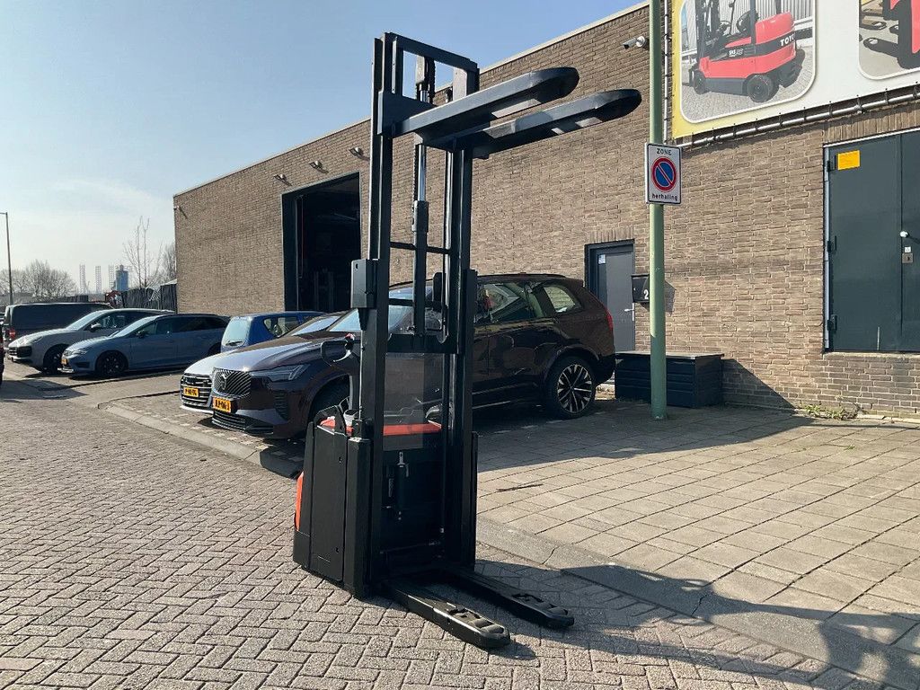 Toyota SWE160L 1600KG 2.35METER HEFTRUCK