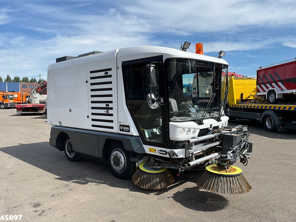 Ravo 540 Euro 6 with 3-rd brush
