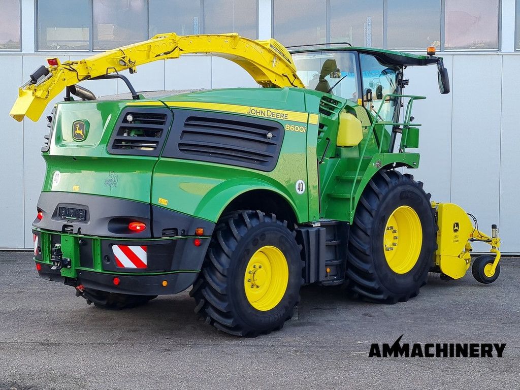 John Deere 8600 including new corn cracker
