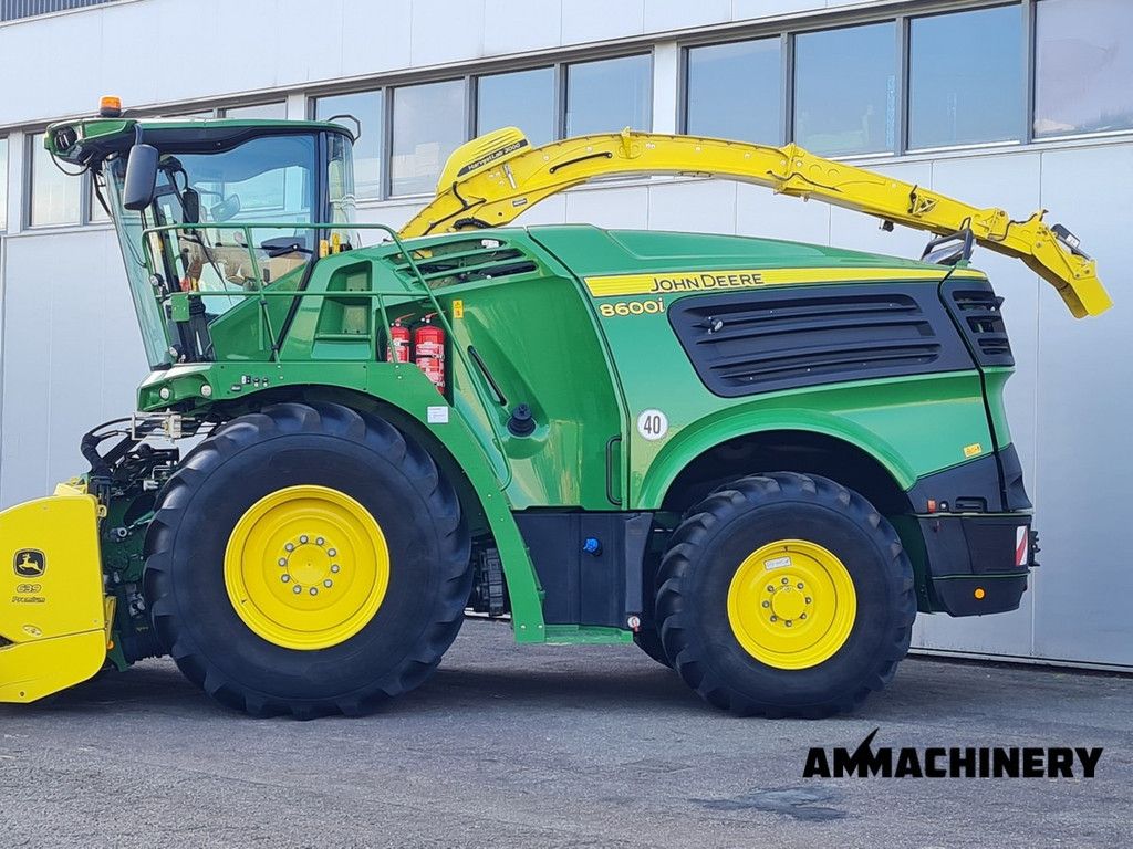 John Deere 8600 including new corn cracker