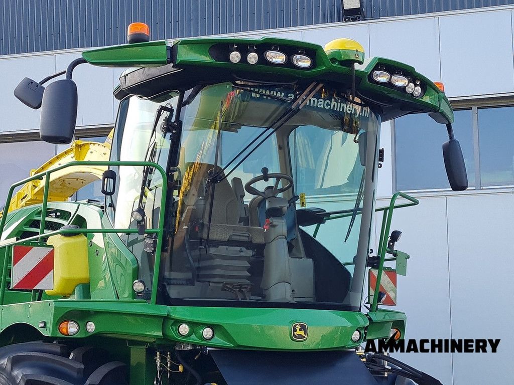 John Deere 8600 including new corn cracker