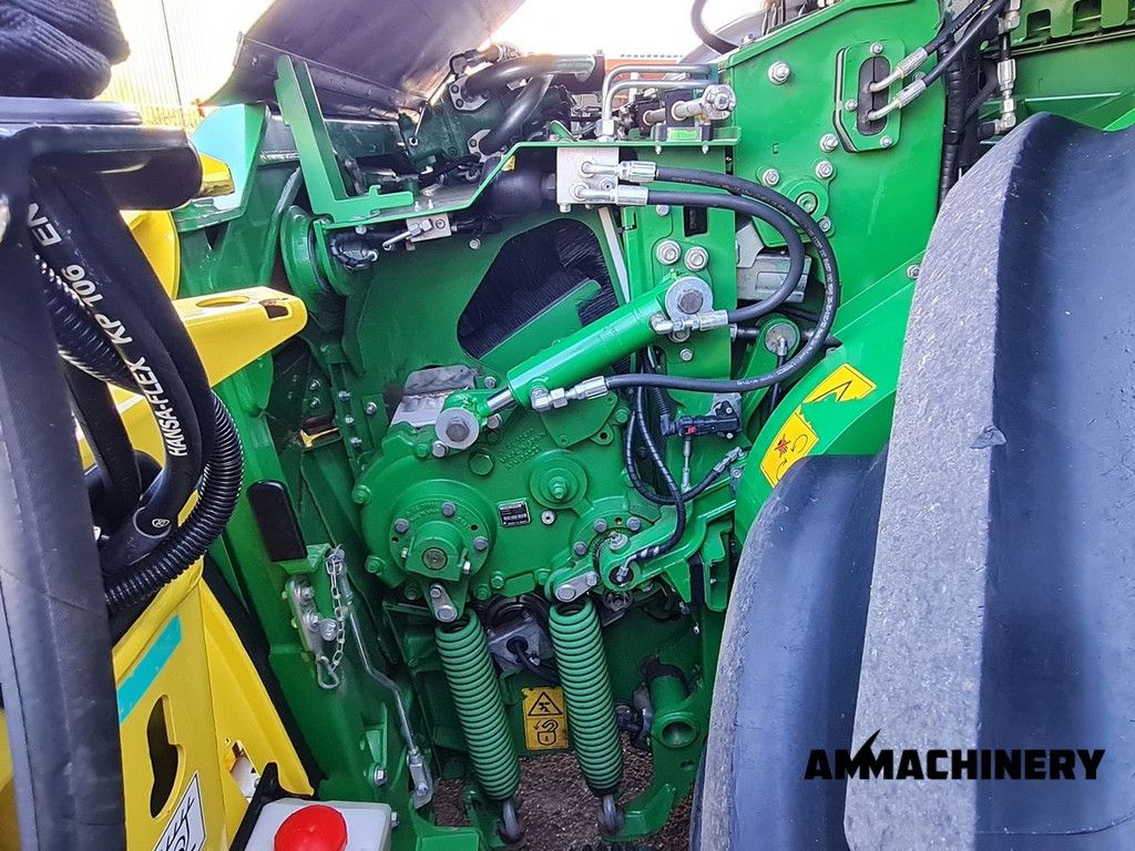 John Deere 8600 including new corn cracker