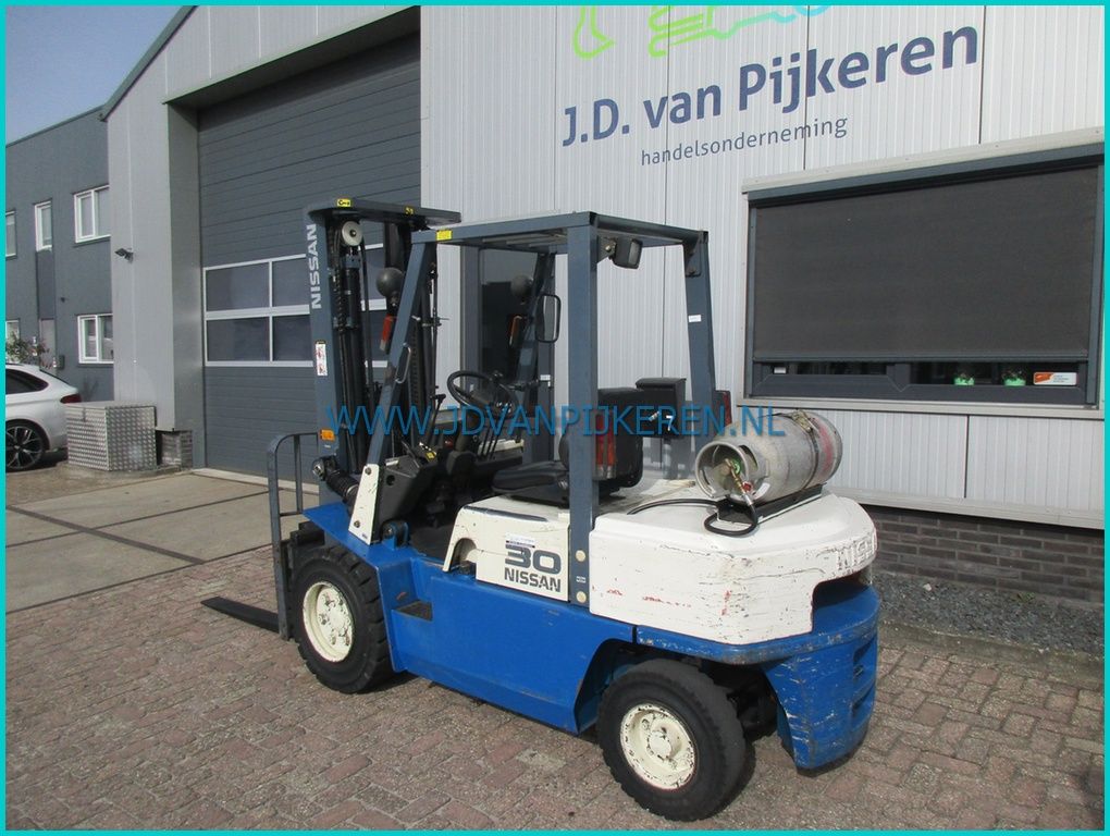 Nissan FGJ02A30U 3t 7696uur triplex4.75m+freelift+sideshift