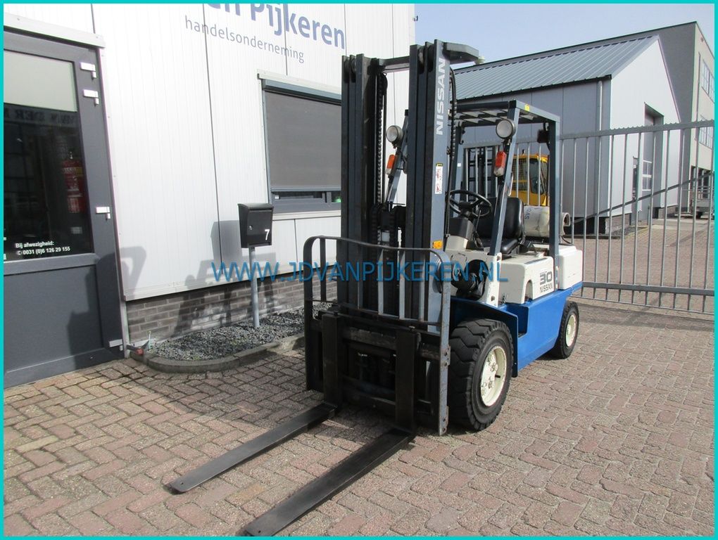 Nissan FGJ02A30U 3t 7696uur triplex4.75m+freelift+sideshift