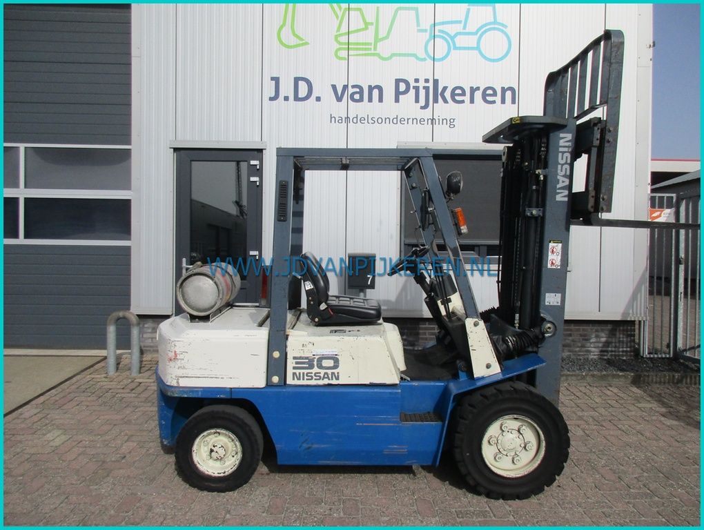 Nissan FGJ02A30U 3t 7696uur triplex4.75m+freelift+sideshift