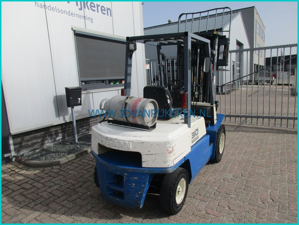 Nissan FGJ02A30U 3t 7696uur triplex4.75m+freelift+sideshift