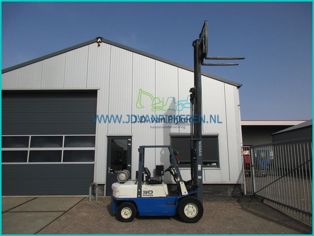 Nissan FGJ02A30U 3t 7696uur triplex4.75m+freelift+sideshift