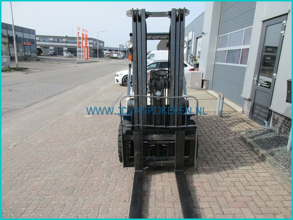 Nissan FGJ02A30U 3t 7696uur triplex4.75m+freelift+sideshift