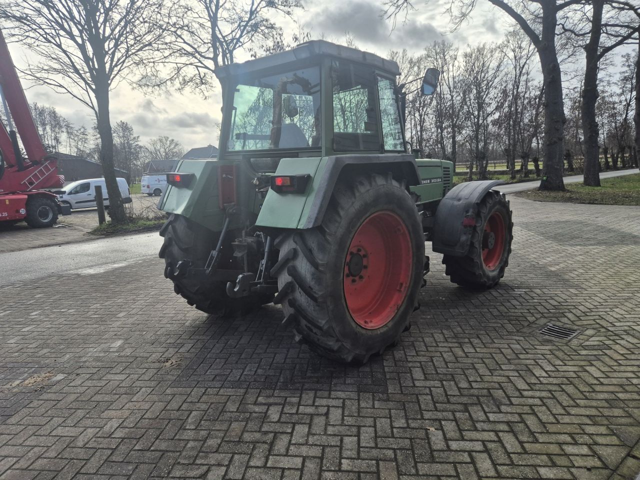 Used FENDT 312 lsa tractor with 6 cilinder and 120 HP