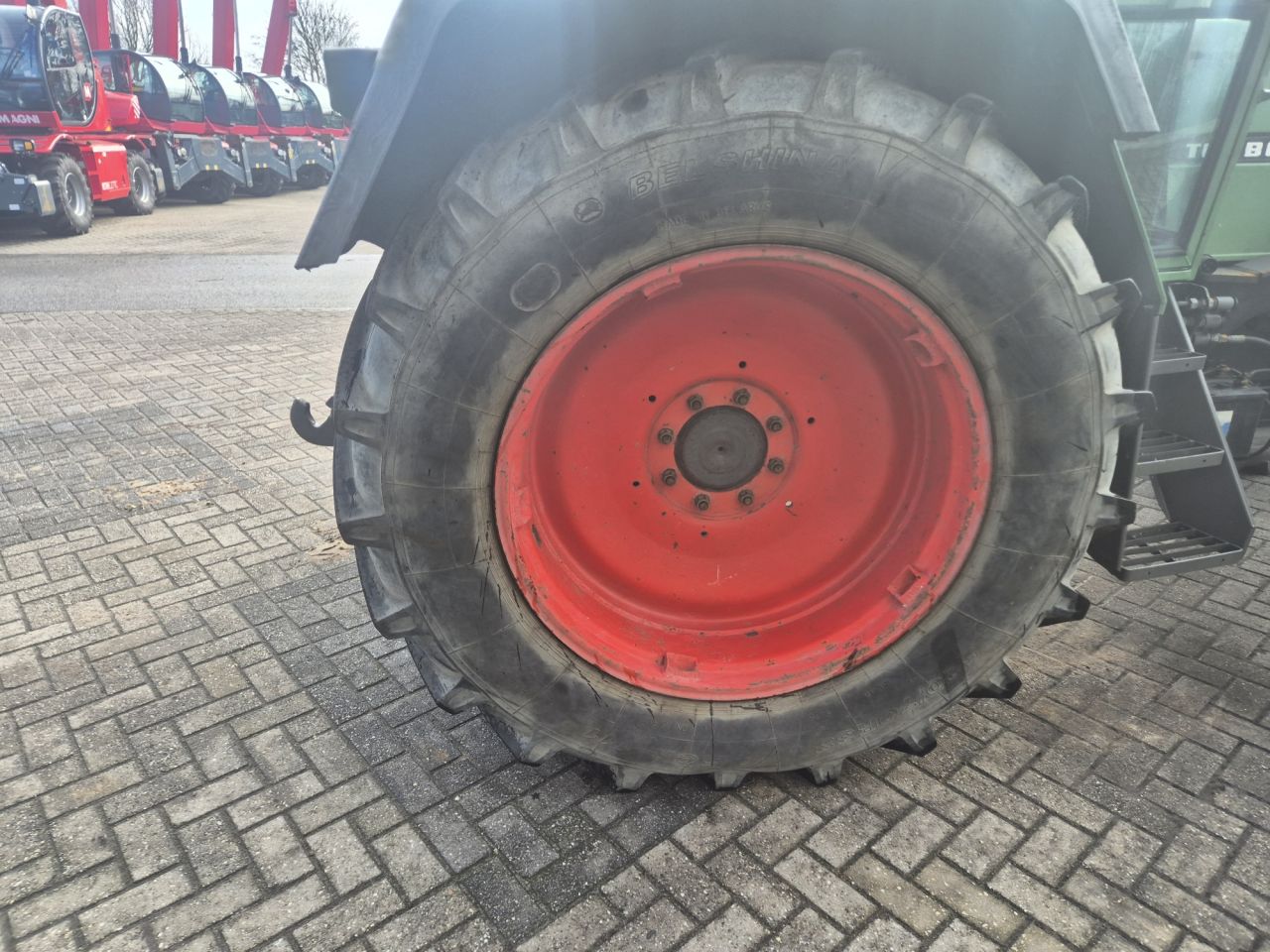 Used FENDT 312 lsa tractor with 6 cilinder and 120 HP