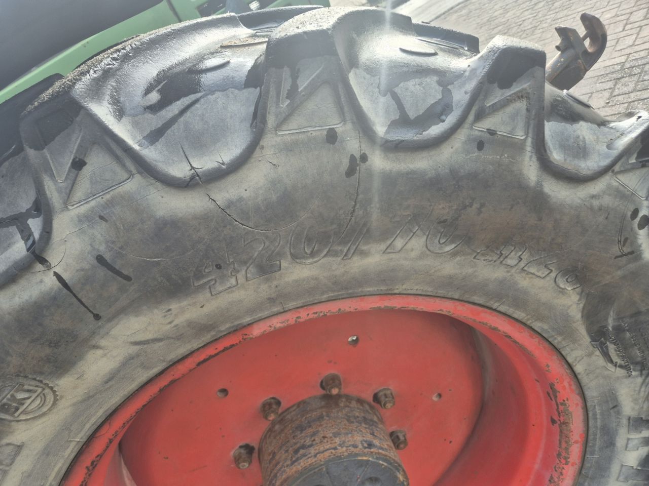 Used FENDT 312 lsa tractor with 6 cilinder and 120 HP