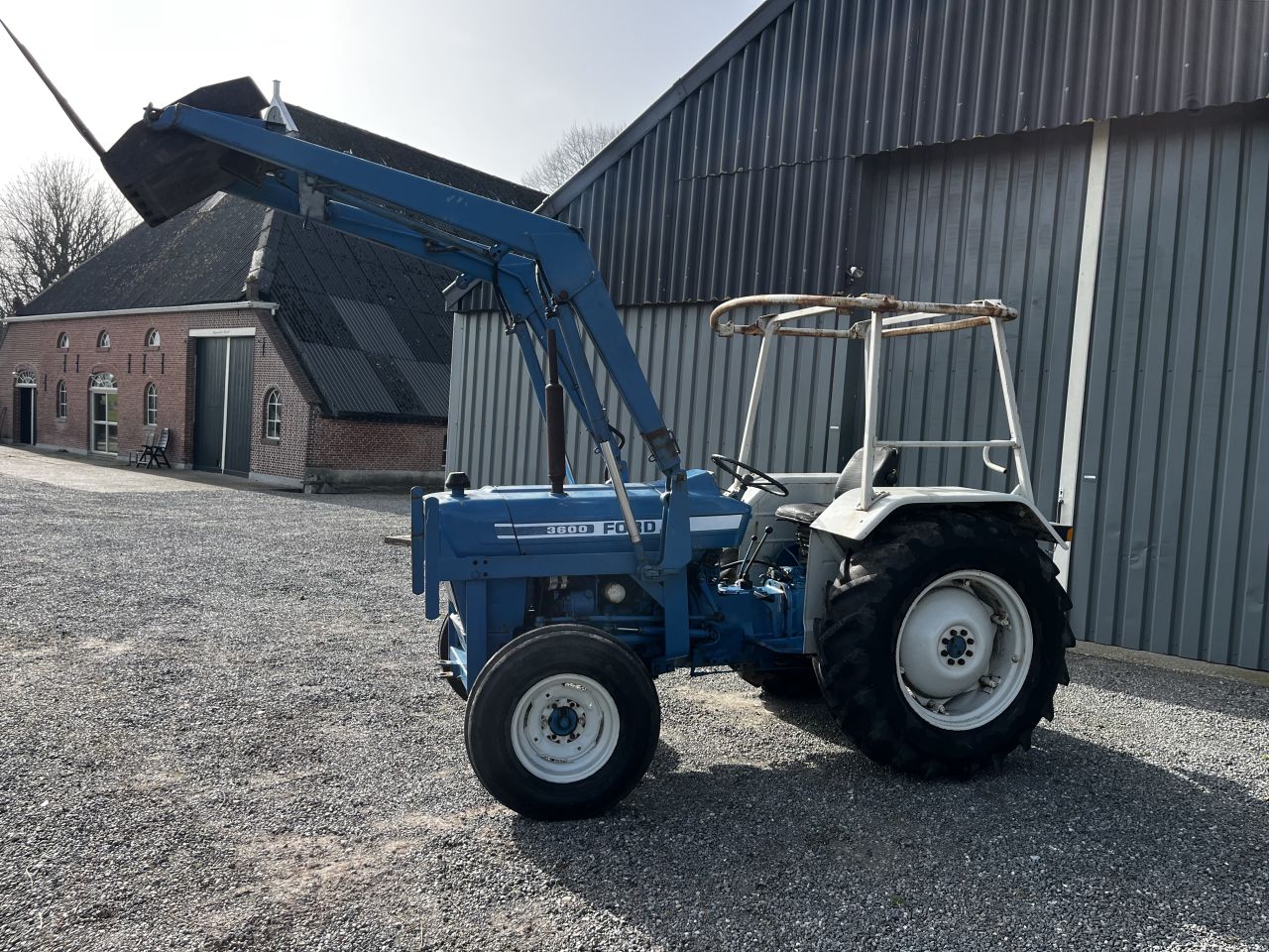 Ford 3600 met voorlader MARGE