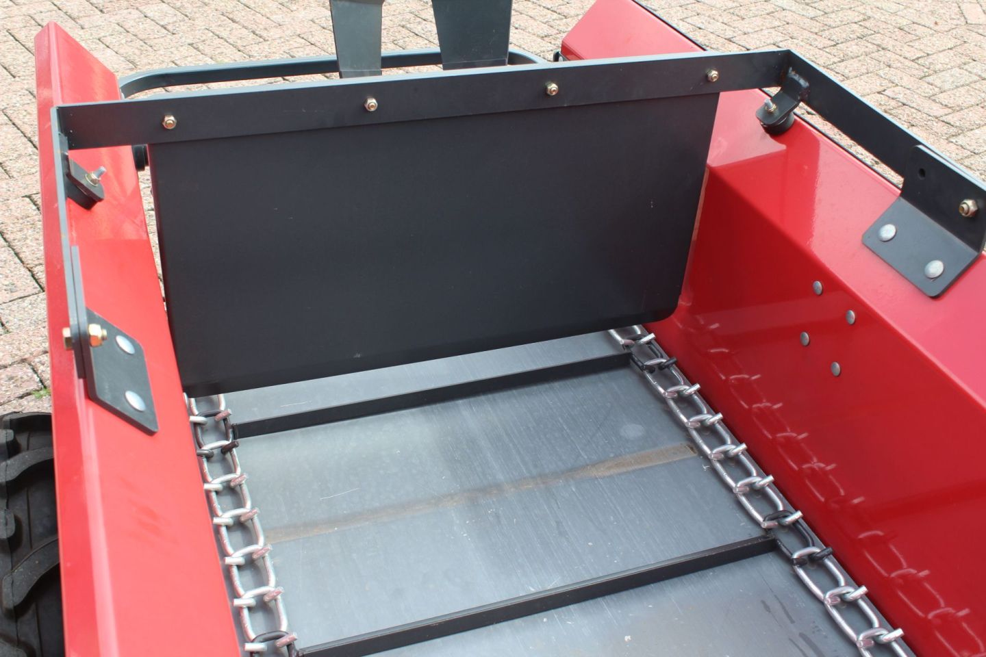 Kraffter Mini Manure Spreader – Wheel Driven