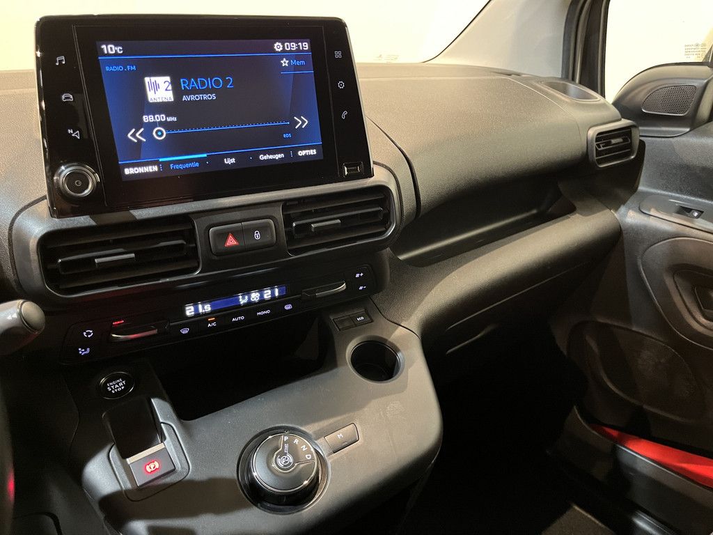 Peugeot Partner 1.5 BlueHDI Long 130 PK Automaat / Servicebus / Sortimo Inrichting / Euro 6 / Schuifdeur L + R / Airco / Camera / CarPlay / Cruise Control / 50.300 KM !!